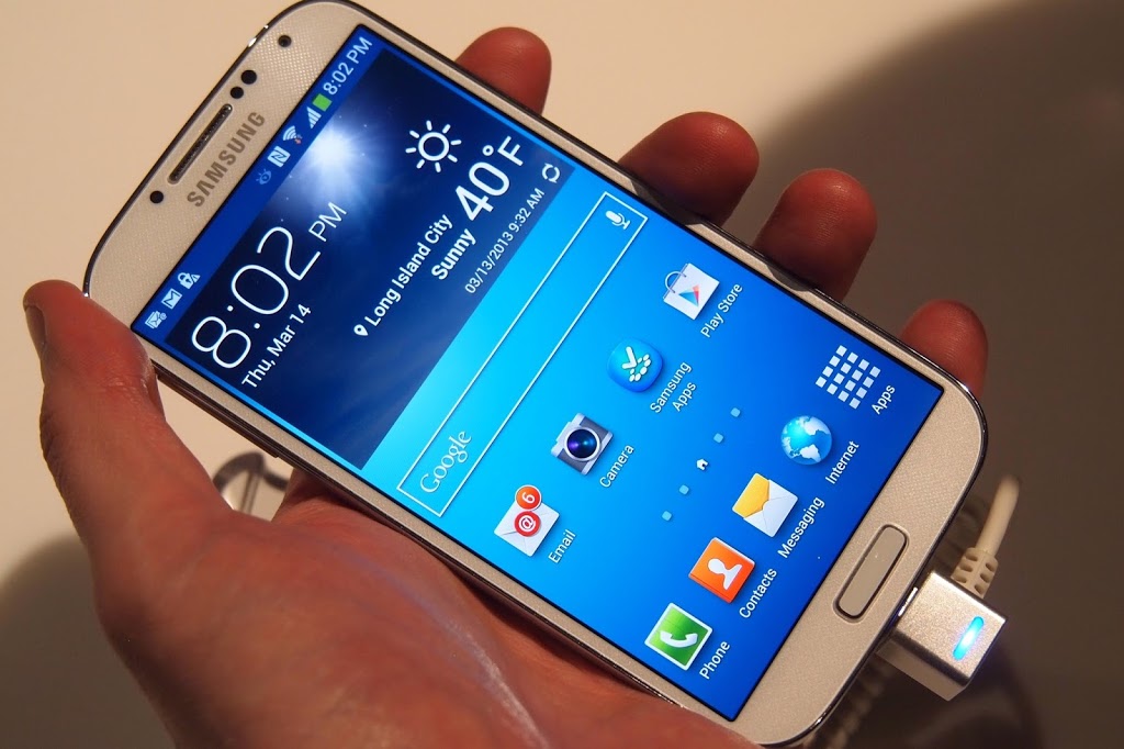 Samsung Galaxy S5 vs  Galaxy S4  worth the upgrade  - 86