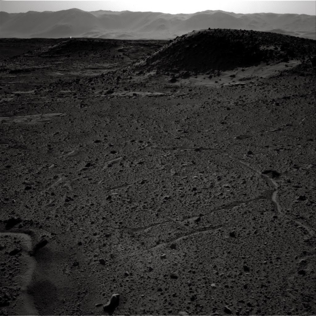 A strange speck of light on Mars found by Curiosity rover - 88